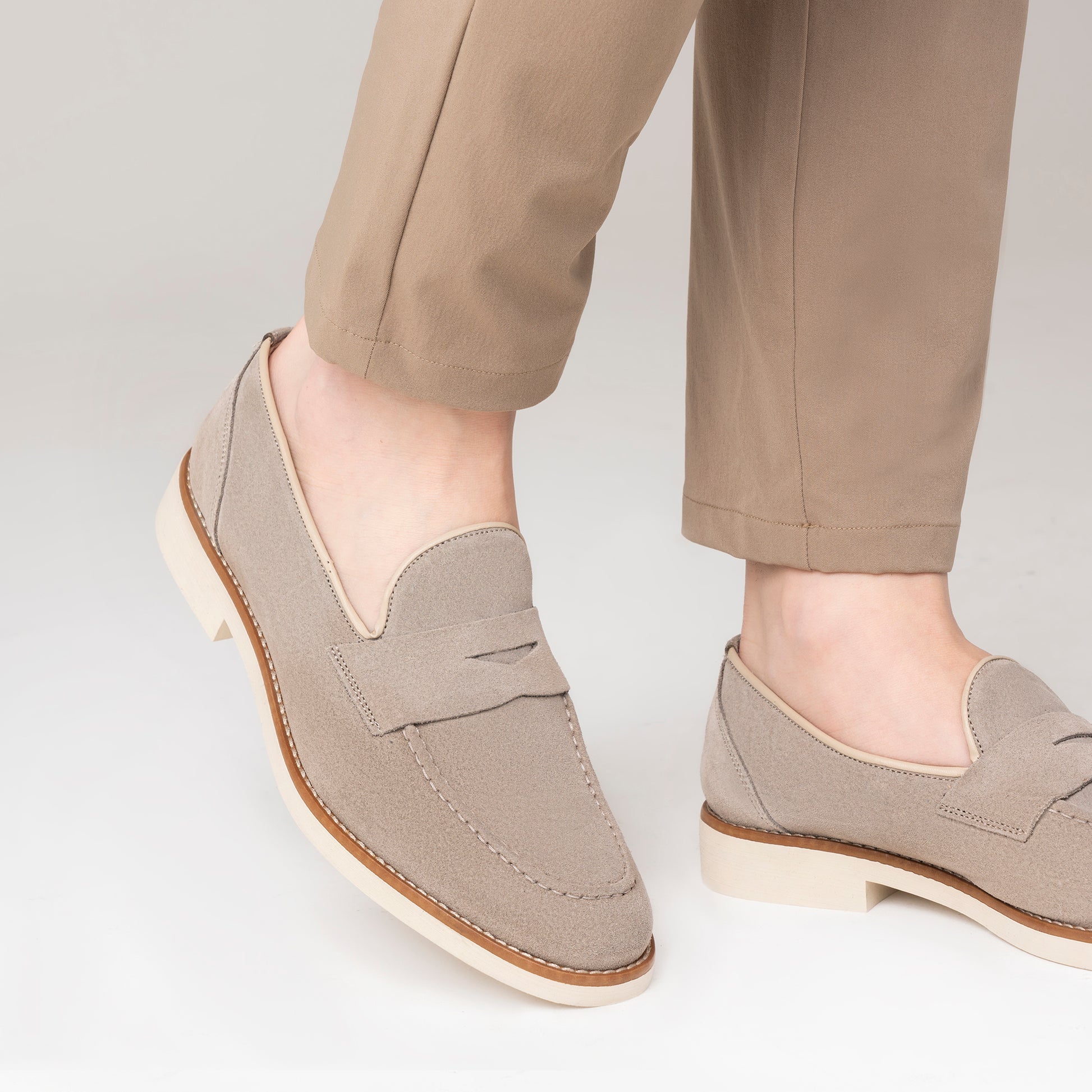 #colore_taupe