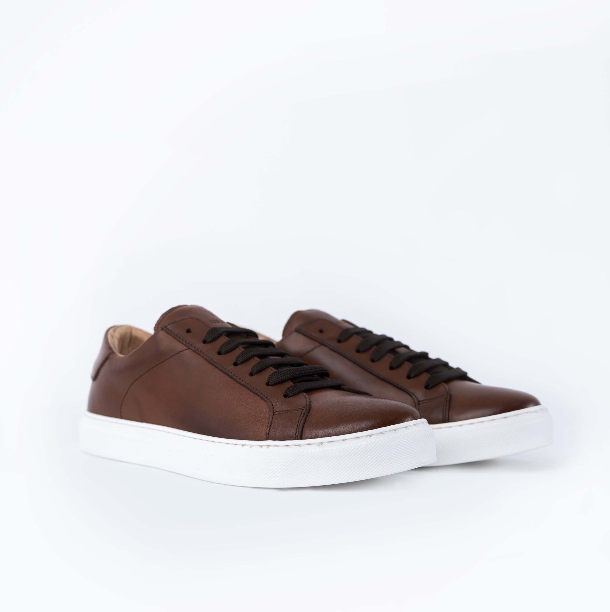 Vega low men's sneakers in genuine leather